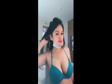 Tante Semok Cantik Pasrah Goyang Kasur Crot poster