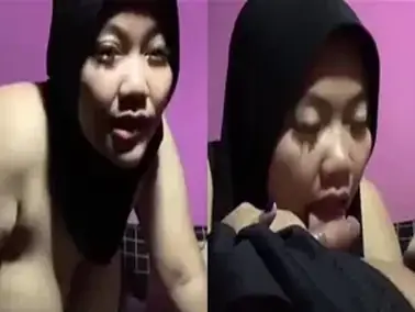 Ukhti Hijab Semok Cantik Pasrah Doggy Kasur poster